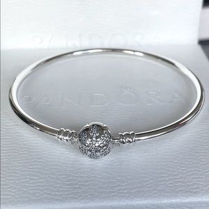 Pandora  “ Snowflake”.  Unique As You Are Bangle Bracelet 8 inches